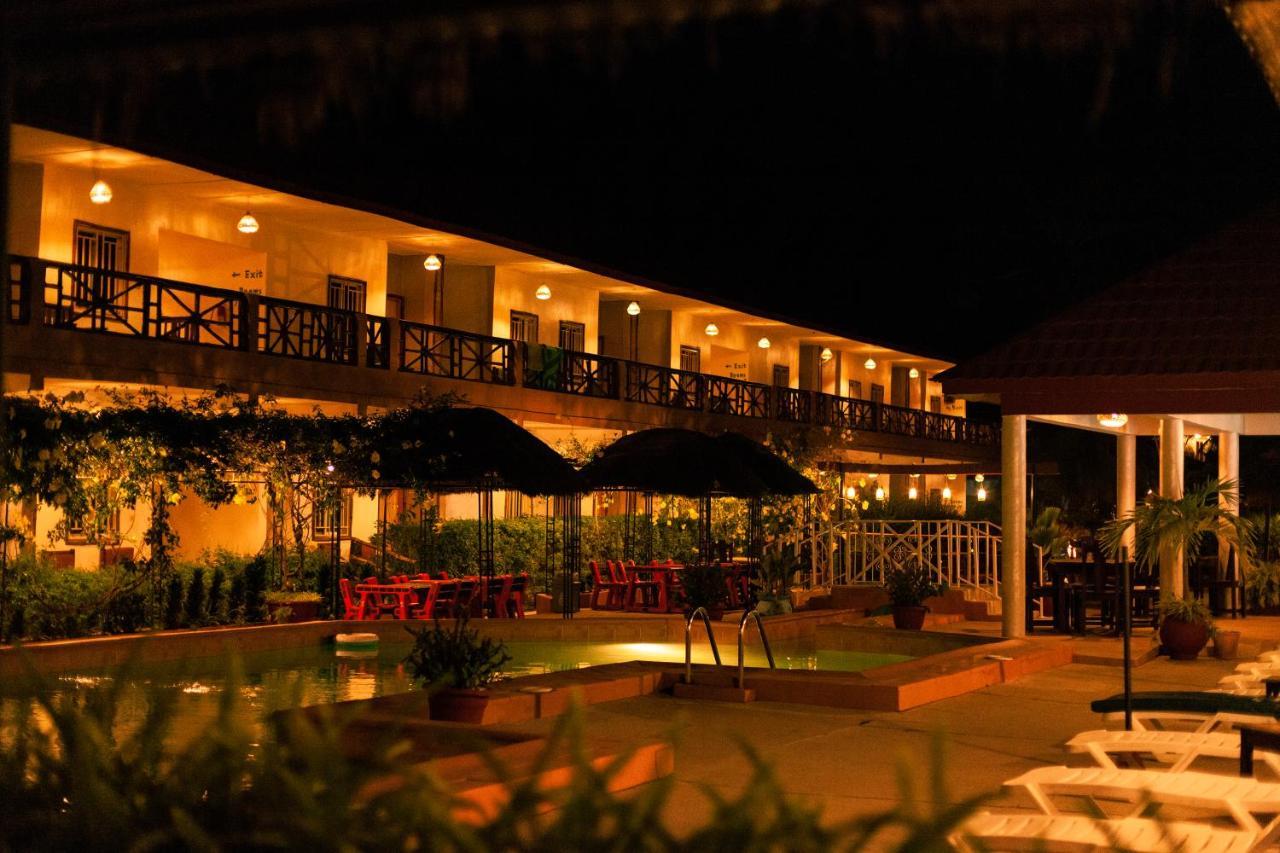 Bamboo Garden Hotel セレクンダ エクステリア 写真