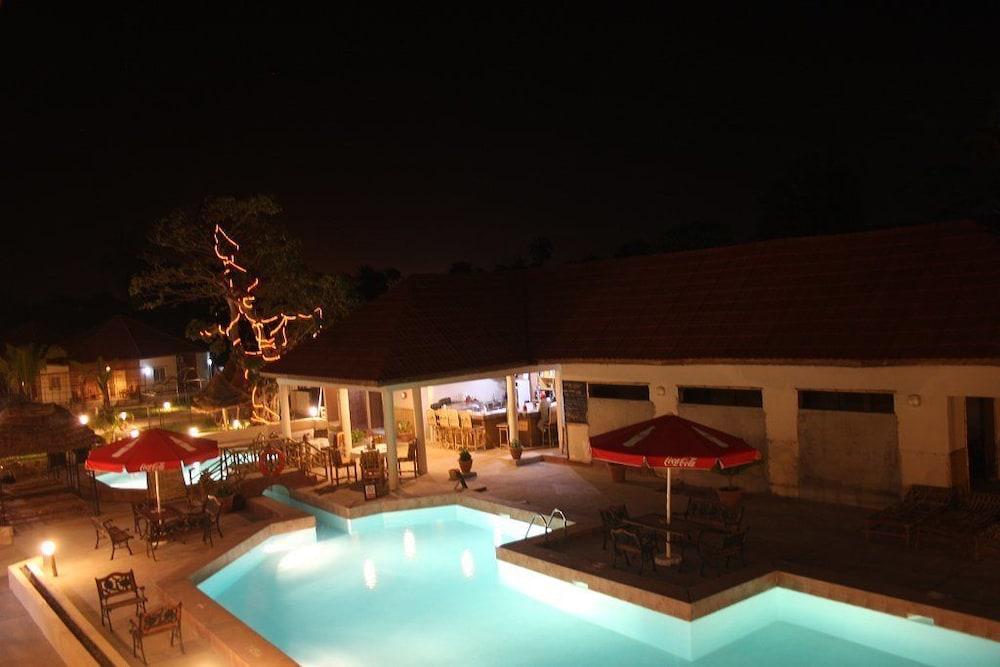 Bamboo Garden Hotel セレクンダ エクステリア 写真