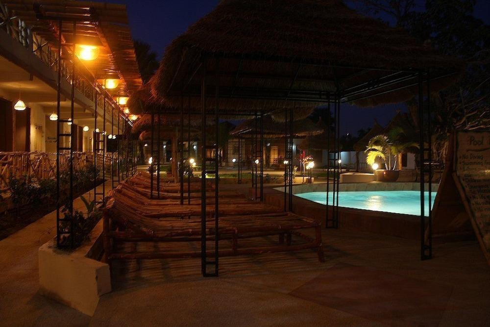 Bamboo Garden Hotel セレクンダ エクステリア 写真